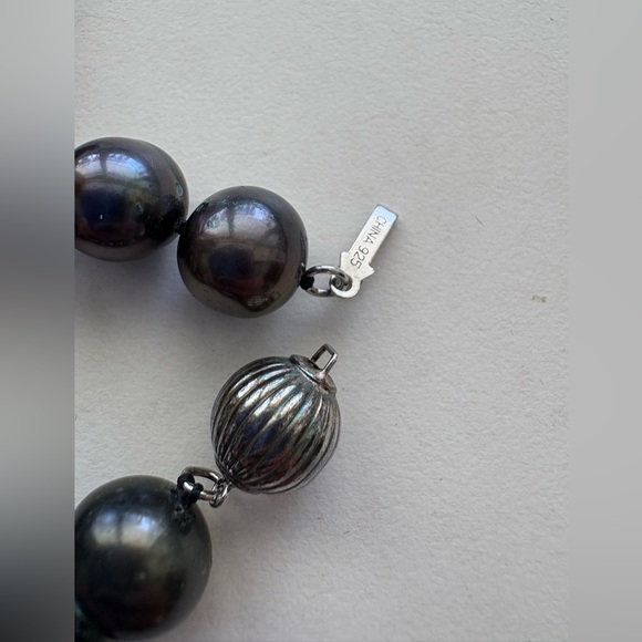 Imperial pearls by Josh Bazar, Black 20”, freshwater cultured, 925 sterling - Picture 3 of 9